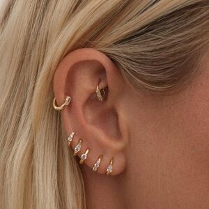 New! “Weekdays” Gold Huggies Hoop Earrings Set (1072) NWOT